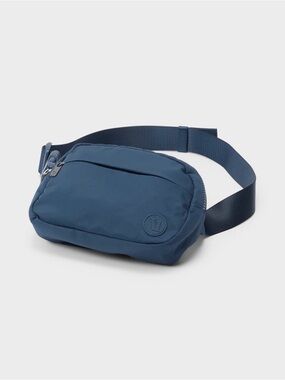 Vuori All Around Hip Pack Ocean Blue